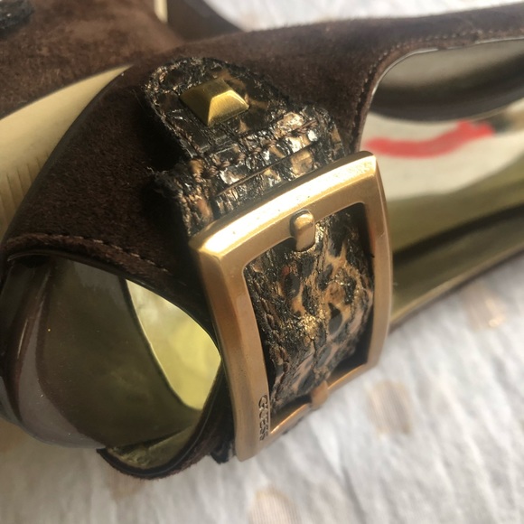 NWOT Brown Guess Suede Open Toe with Buckle Heels - Picture 4 of 8